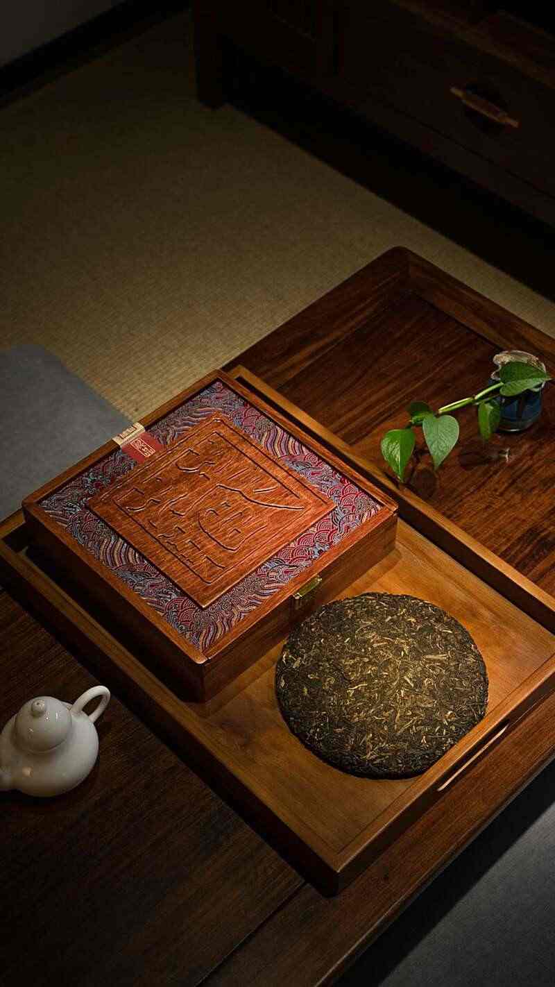 普洱老茶市场规范新方向:三重评价体系助力品质升级 时光酝酿 岁月陈香 中茶年份九十年代老茶-神品 普洱茶(生茶)紧压茶