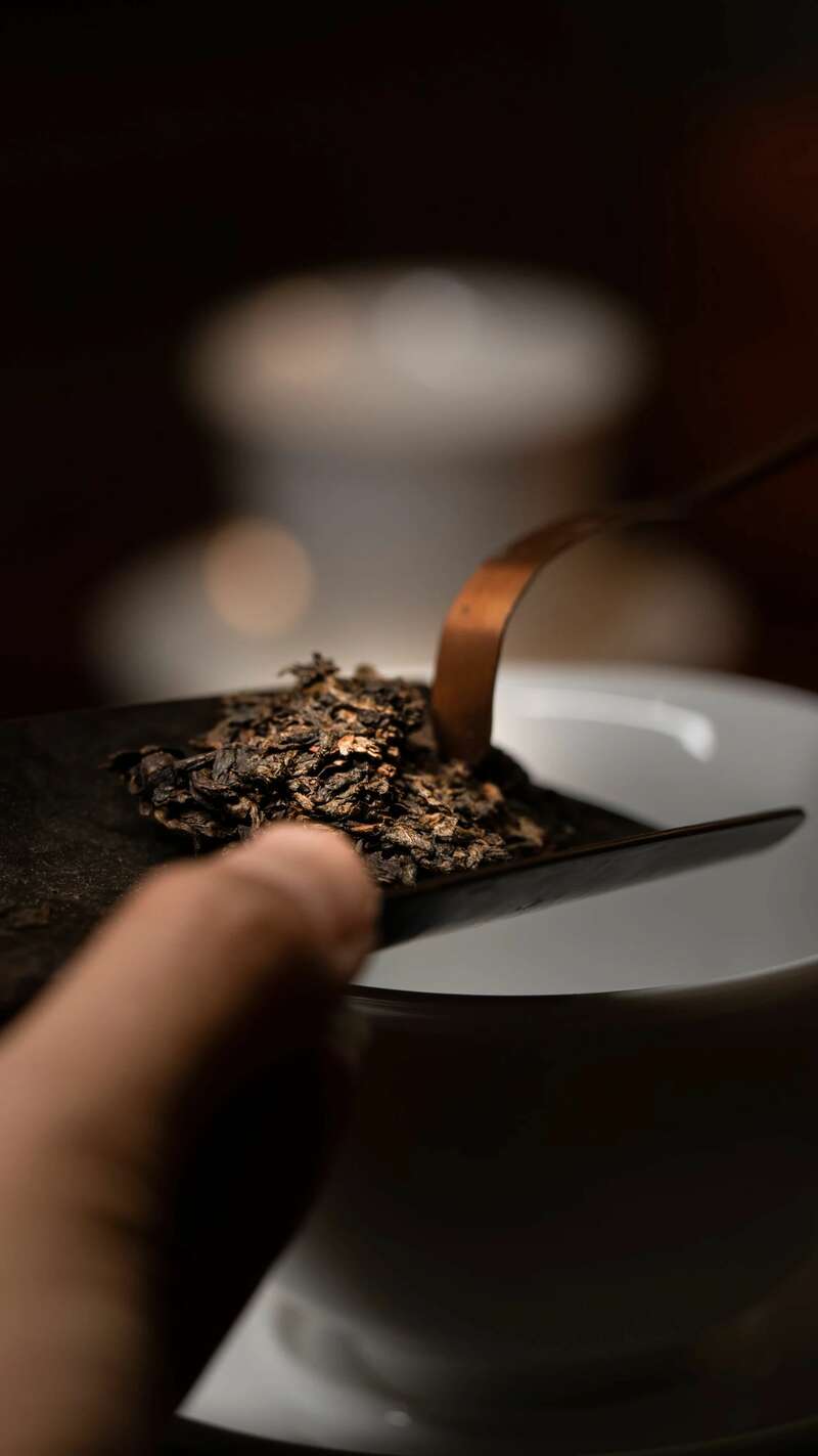 普洱老茶市场规范化发展挑战与机遇 时光酝酿 岁月陈香 中茶年份九十年代老茶-神品 普洱茶(生茶)紧压茶