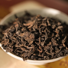 槟榔香六堡茶,多层次感官体验 润元昌12年陈 编筐私藏装槟榔香上市,浓香槟榔韵