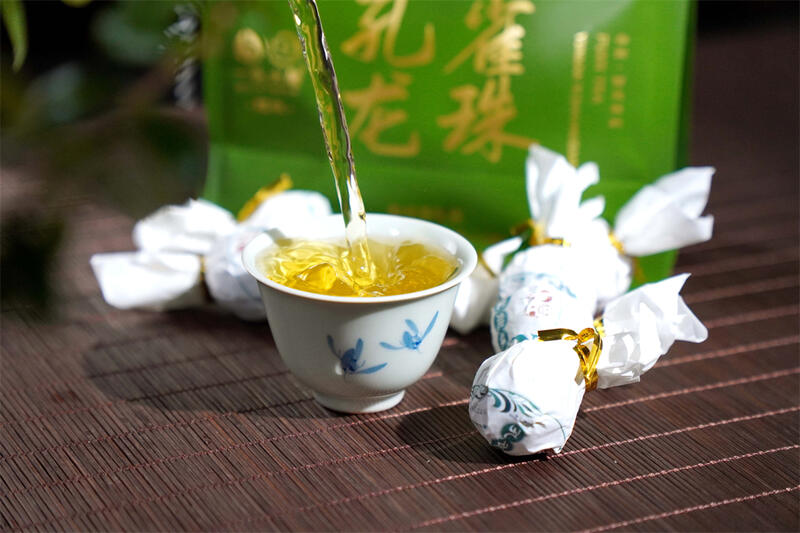 天地人茶厂 一头大象孔雀龙珠普洱生茶 天地人茶厂 一头大象孔雀龙珠普洱生茶