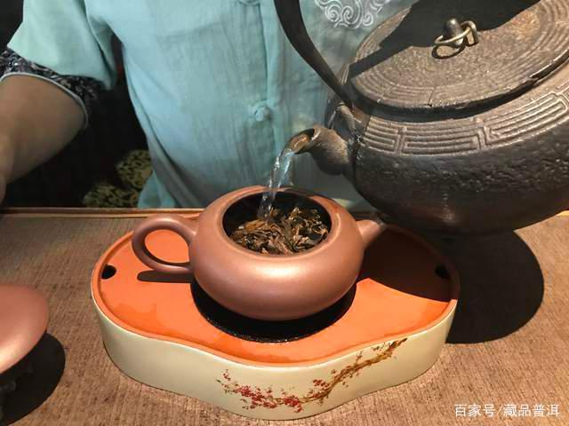 超实用的普洱老茶冲泡法！了解老茶茶性，掌握冲泡老茶的具体操作