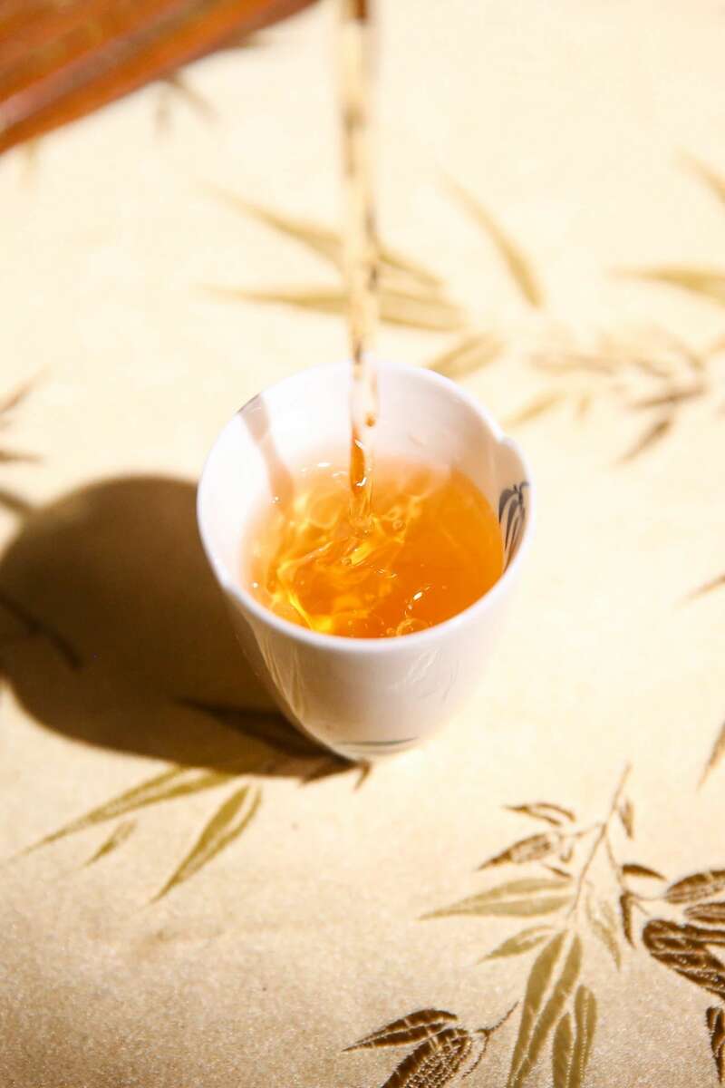 春日茶香邂逅越陈越醇体验 下关乔木老白茶 白茶小方片,春日小甜甜
