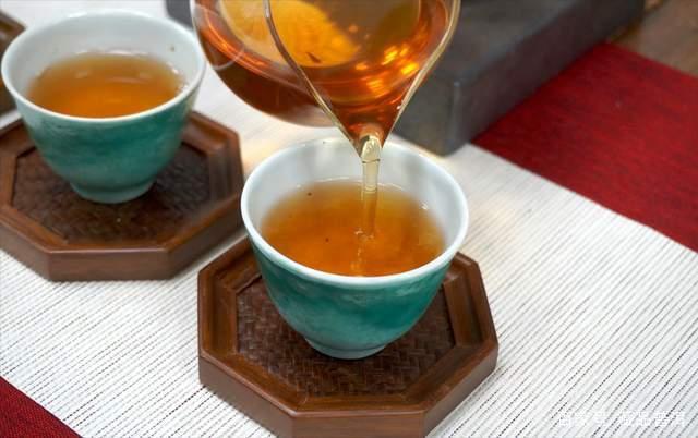 2006年老班章乔木茶品鉴：生态茶韵与性价比之选