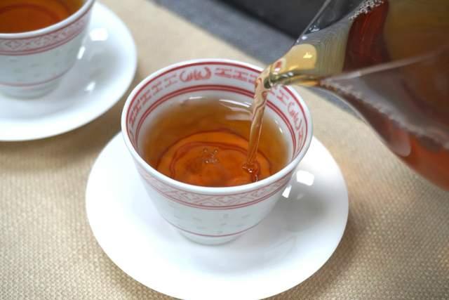 家庭存普洱茶巧避潮湿 关键在于温湿度控制