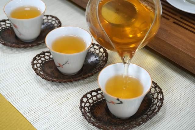 家庭存普洱茶巧避潮湿 关键在于温湿度控制