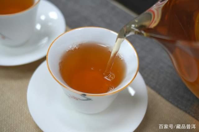 冲泡普洱茶如何让茶汤浓淡一致？行家经验分享，搭配小碎茶更好喝