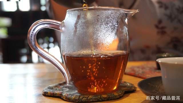 冲泡普洱茶如何让茶汤浓淡一致？行家经验分享，搭配小碎茶更好喝