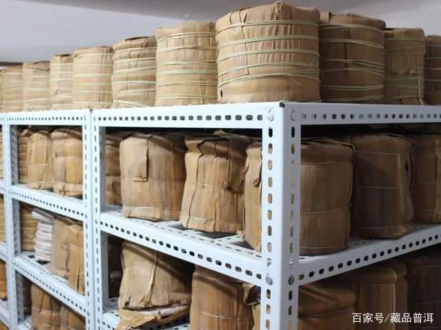 普洱老茶仓储变化揭秘:家庭藏茶注意事项全解析 普洱老茶仓储变化揭秘:家庭藏茶注意事项全解析