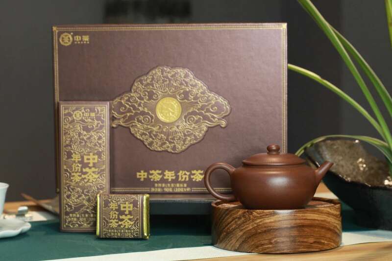 普洱茶老茶市场破解三大痛点 三重评价体系新举措 中茶年份茶 二十五年陈 普洱茶(生茶)紧压茶