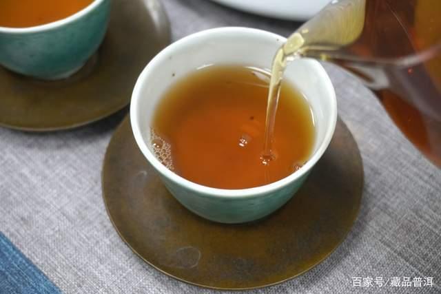 普洱茶新手避坑指南：精准判断与中期茶收藏技巧