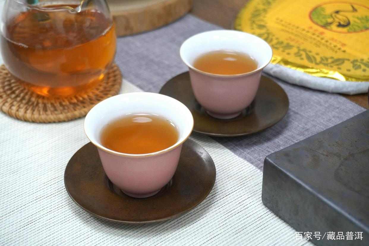 下关金丝饼陈化转化佳，蜜香甜柔口感醇厚